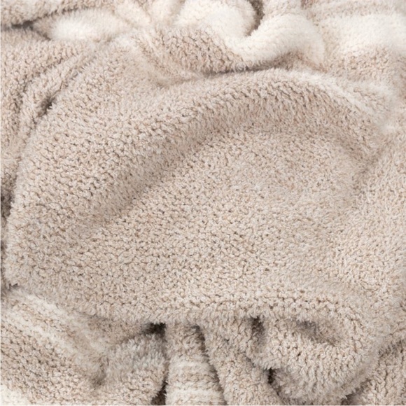 THRESHOLD NWT cozy feathery knit border striped throw blanket -neutral/ivory - Picture 5 of 7